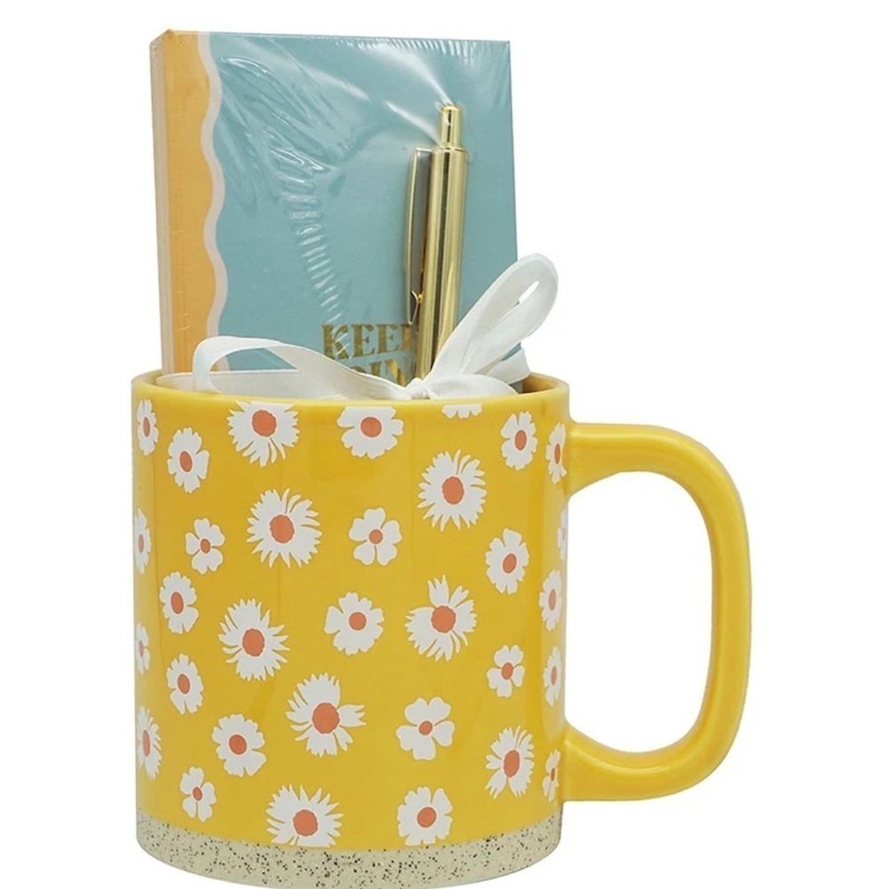 Yellow‎ Daisy Mug and Notebook with gold pen